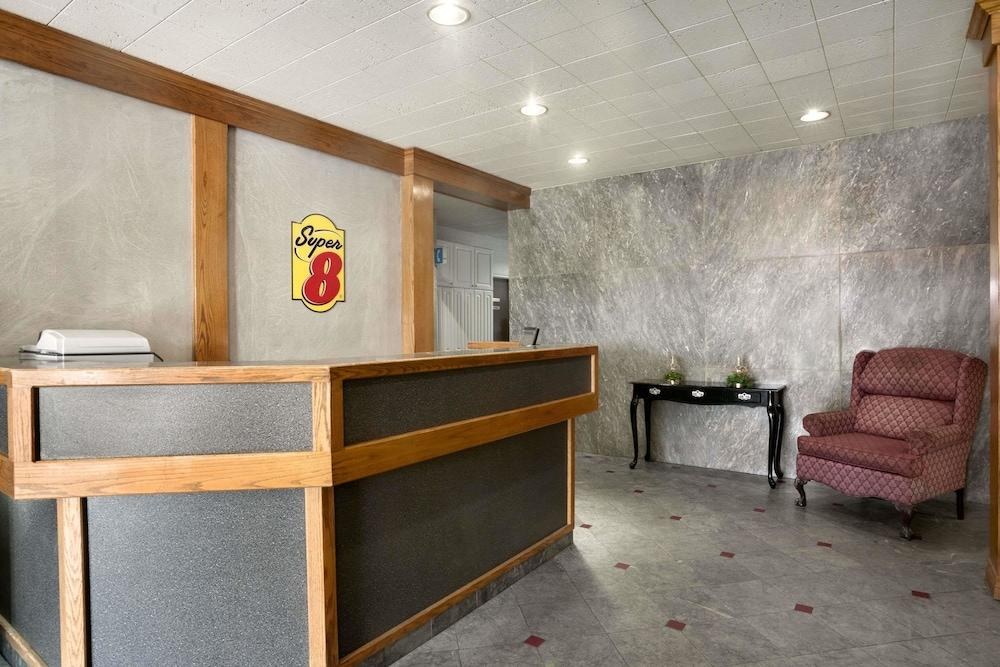 SUPER 8 BY WYNDHAM SARNIA ON photo 2