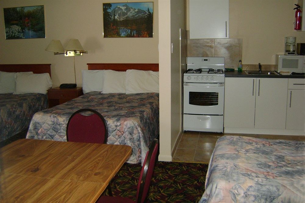 THE GABLES INN photo 1