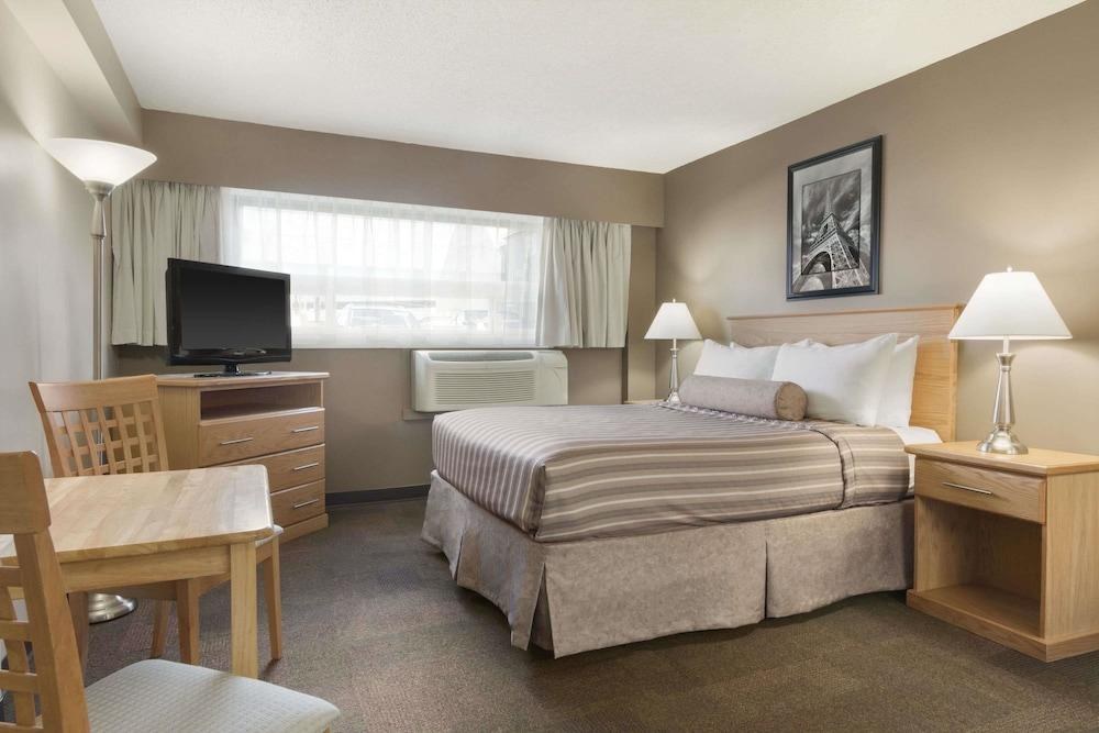TRAVELODGE BY WYNDHAM PRINCE GEORGE photo 2