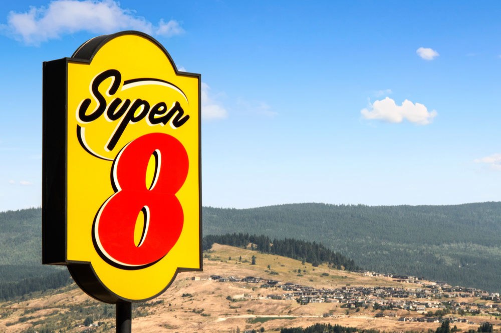 SUPER 8 VERNON