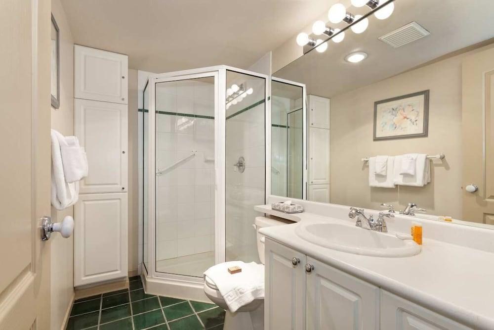 RESORTQUEST AT THE TOWN PLAZA SUITES photo 3