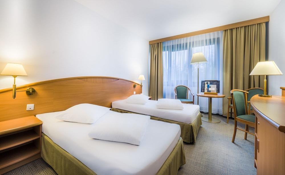 NOVOTEL POZNAN MALTA photo 3
