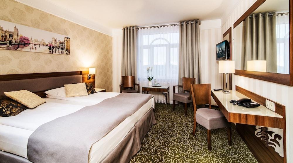 HOTEL LORD WARSAW AIRPORT photo 2