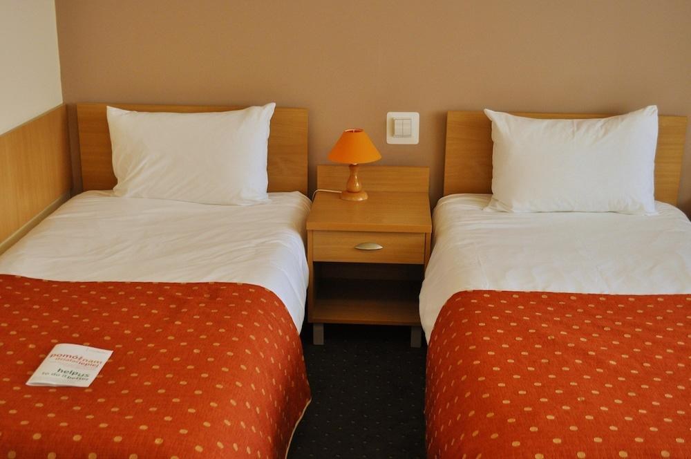 HOTEL WILANÓW WARSZAWA BY DESILVA photo 3