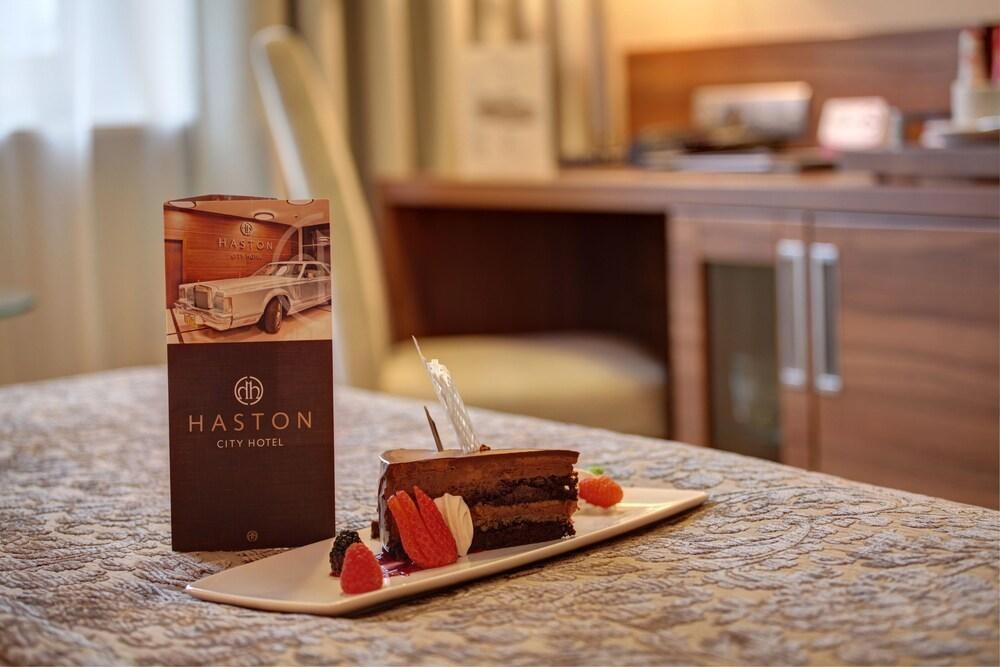 HASTON CITY photo 4