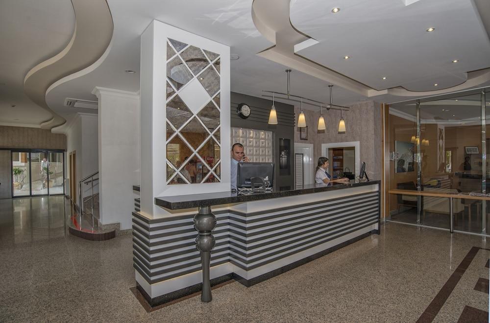 Riviera Hotel & Spa photo 3