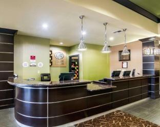 COMFORT SUITES photo 1