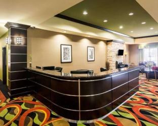 COMFORT SUITES photo 2