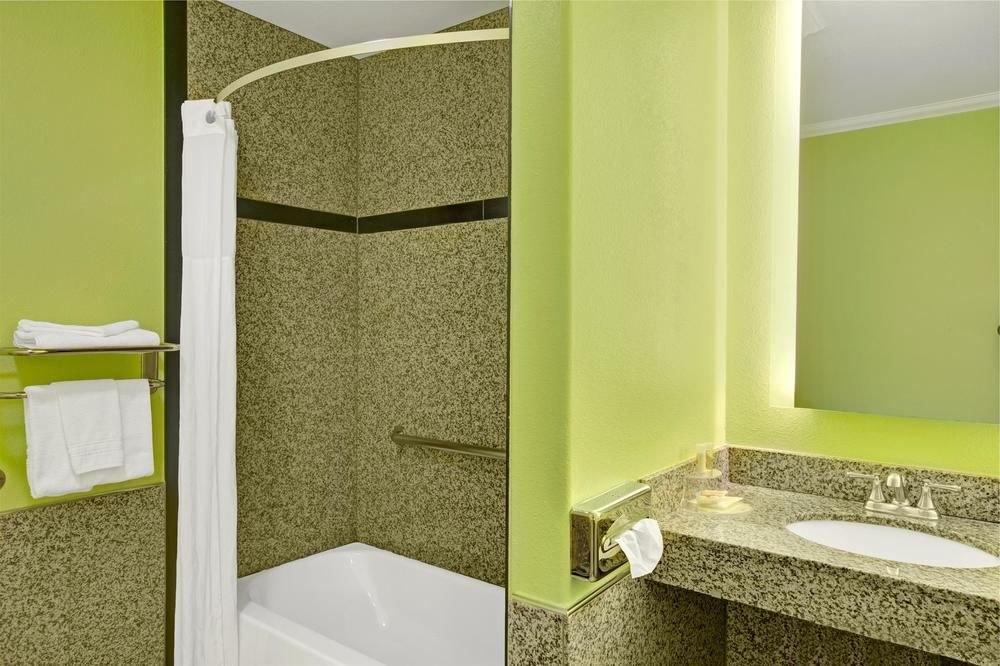 DAYS INN BY WYNDHAM SAN FRANCISCO - LOMBARD photo 1