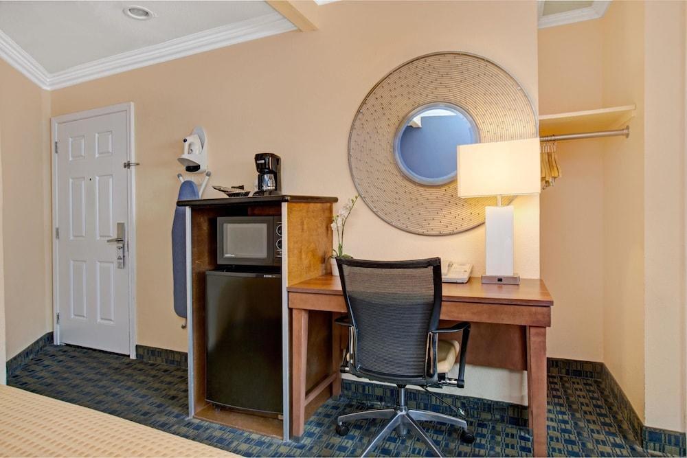 DAYS INN BY WYNDHAM SAN FRANCISCO - LOMBARD photo 4