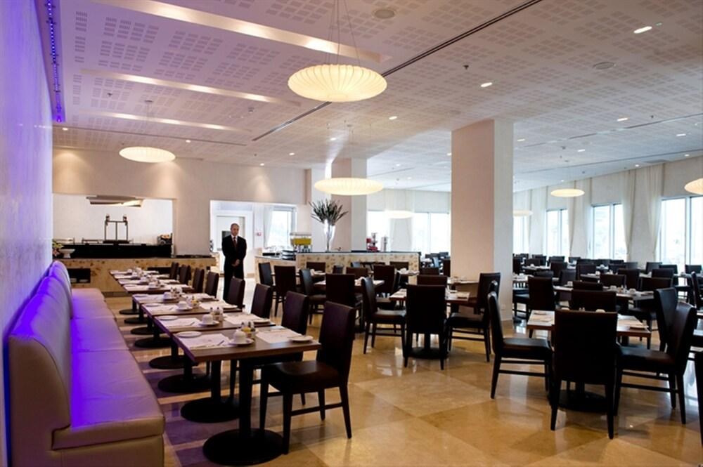 Ramada Hotel & Suites by Wyndham Netanya photo 3