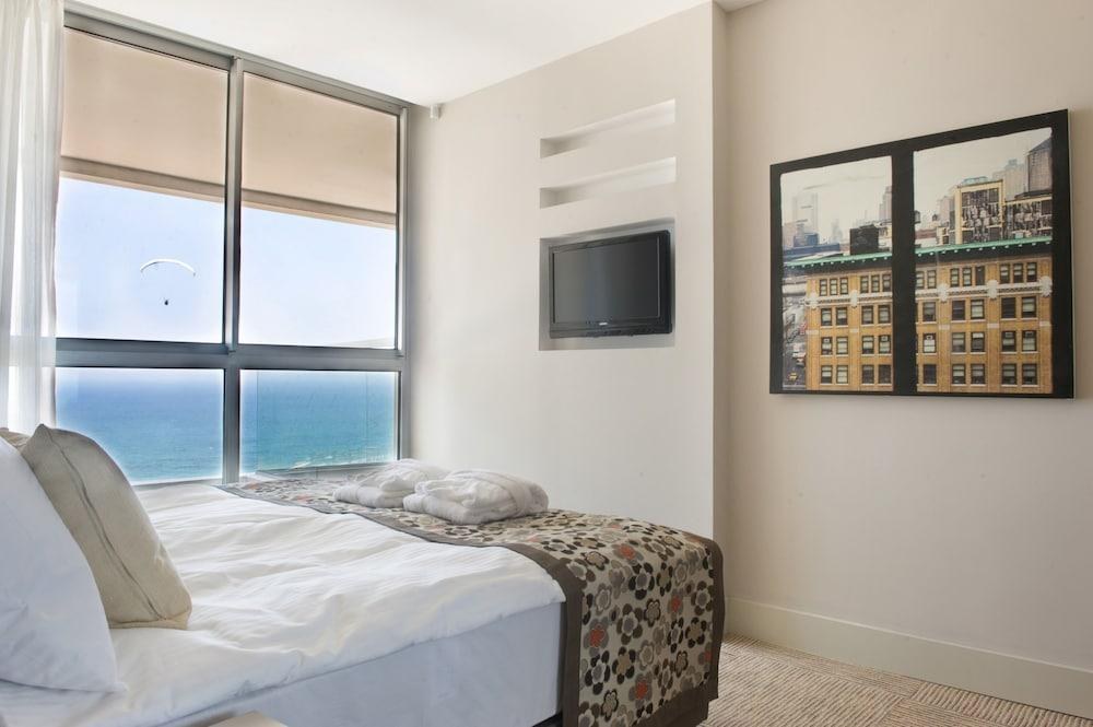 Ramada Hotel & Suites by Wyndham Netanya photo 4