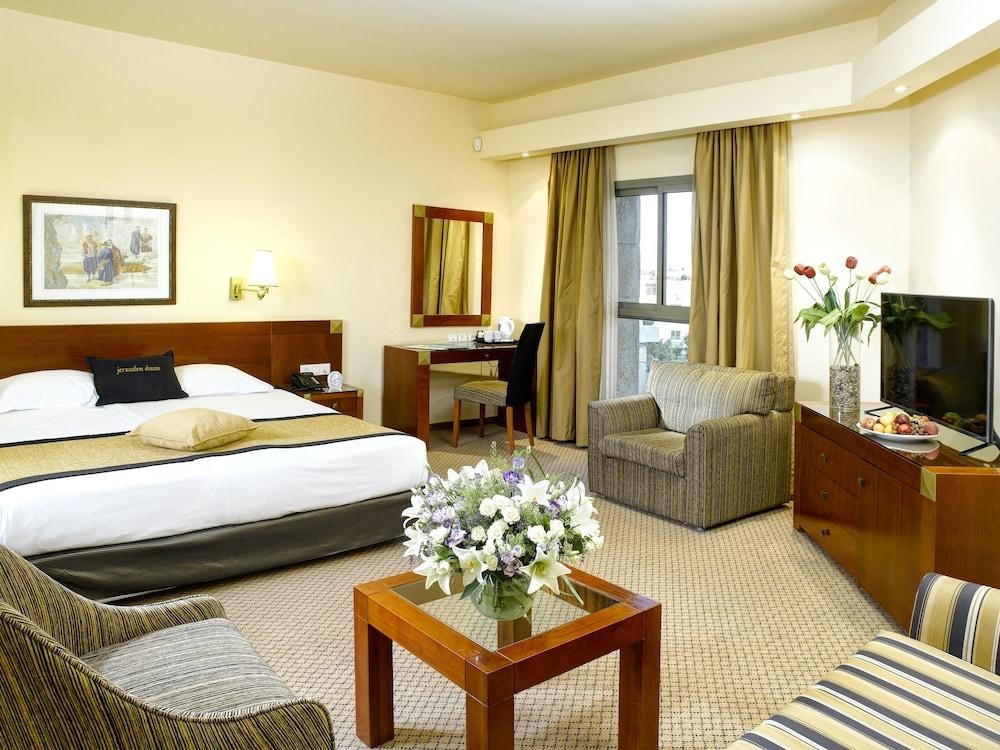 OLIVE TREE ROYAL PLAZA photo 4