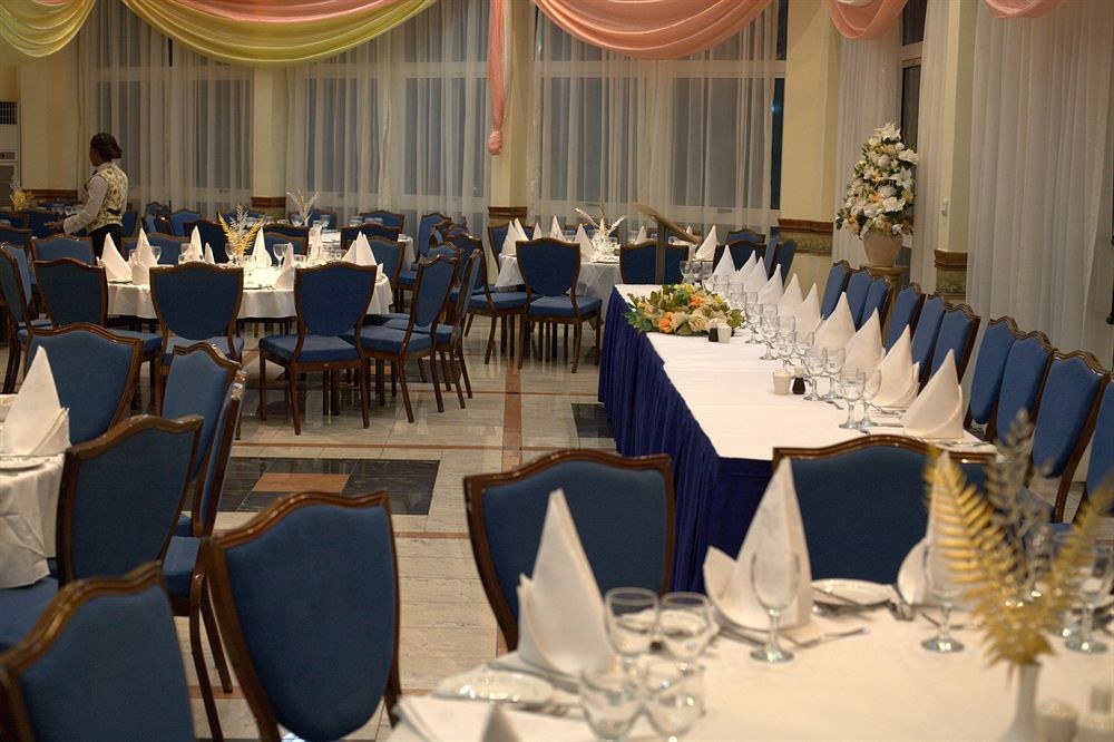 LA PALM ROYAL BEACH HOTEL