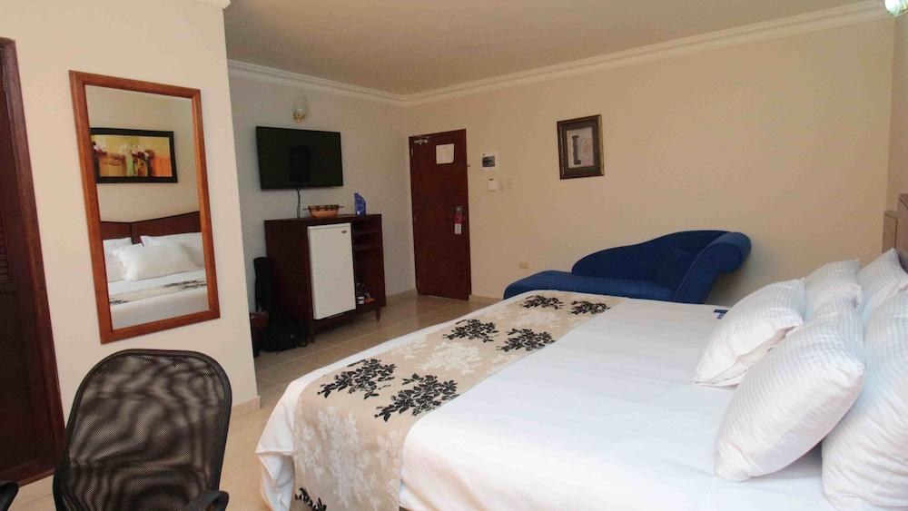 HOWARD JOHNSON HOTEL VERSALLES BARRANQUILLA photo 3