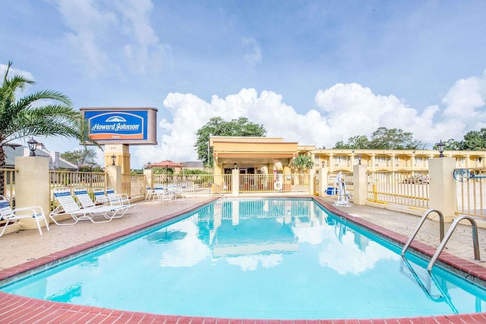 HOWARD JOHNSON INN - HISTORIC LAKE CHARLES photo 3