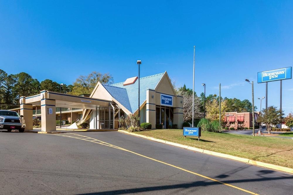 Super 8 by Wyndham Macon GA photo 1