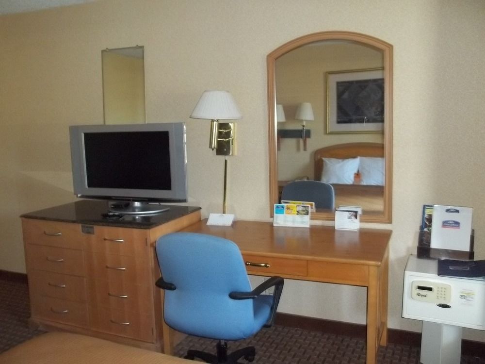 HOWARD JOHNSON INN VIRGINIA BEACH