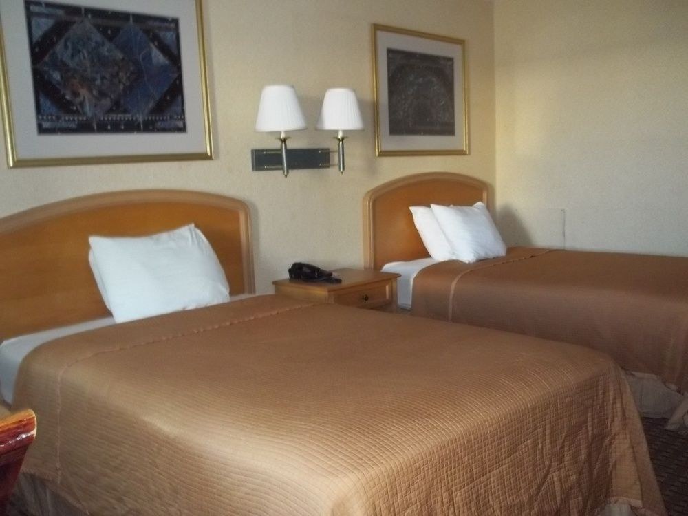 HOWARD JOHNSON INN VIRGINIA BEACH photo 1