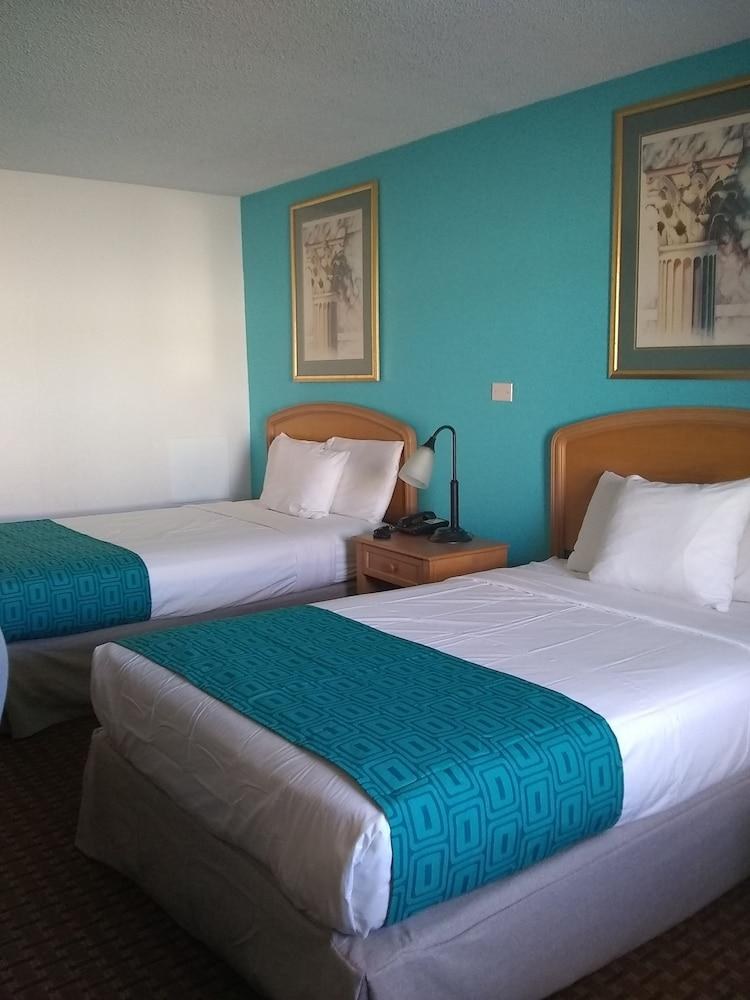 HOWARD JOHNSON INN VIRGINIA BEACH photo 2