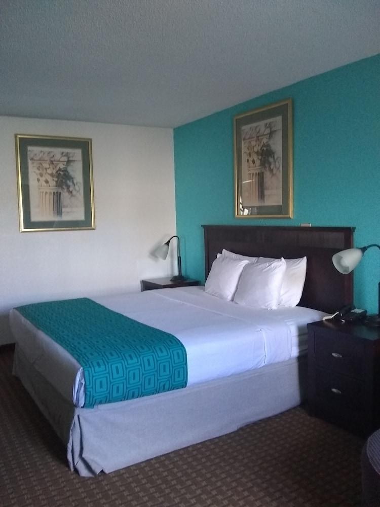 HOWARD JOHNSON INN VIRGINIA BEACH photo 4