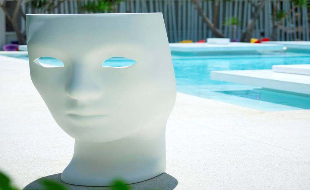 SO WHITE BOUTIQUE SUITES