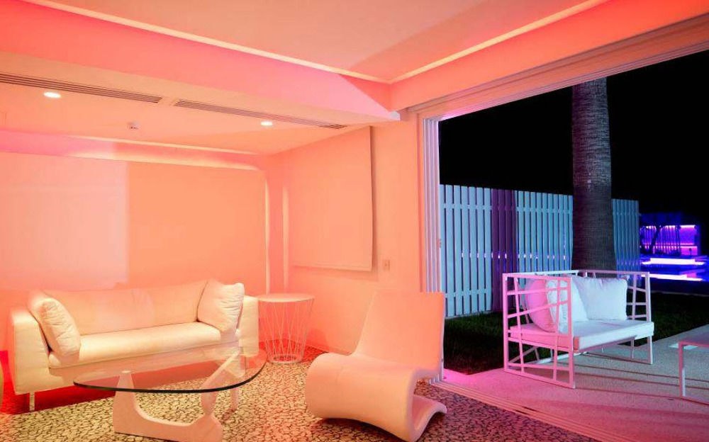 SO WHITE BOUTIQUE SUITES photo 1