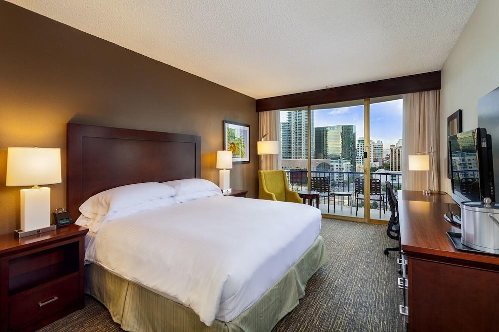 Wyndham San Diego Bayside photo 3