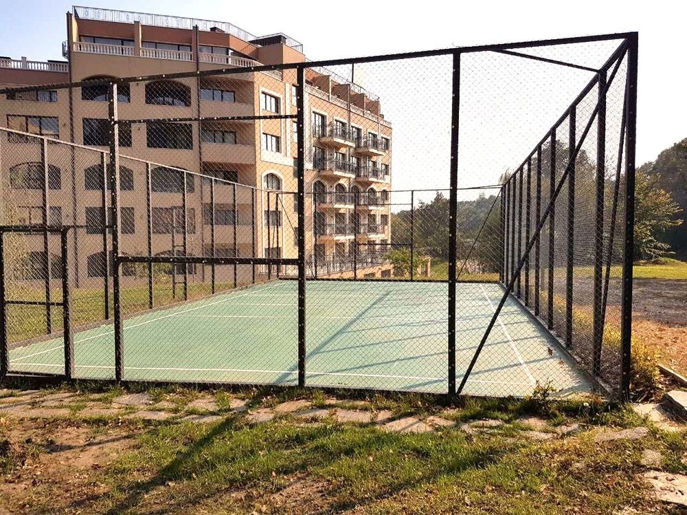 HOLIDAY PARK photo 1