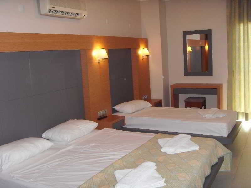 La Rosa Hotel photo 1
