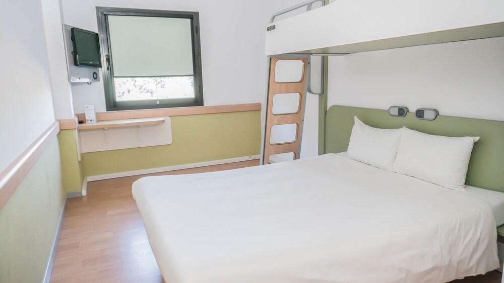 IBIS BUDGET GIRONA COSTA BRAVA photo 2