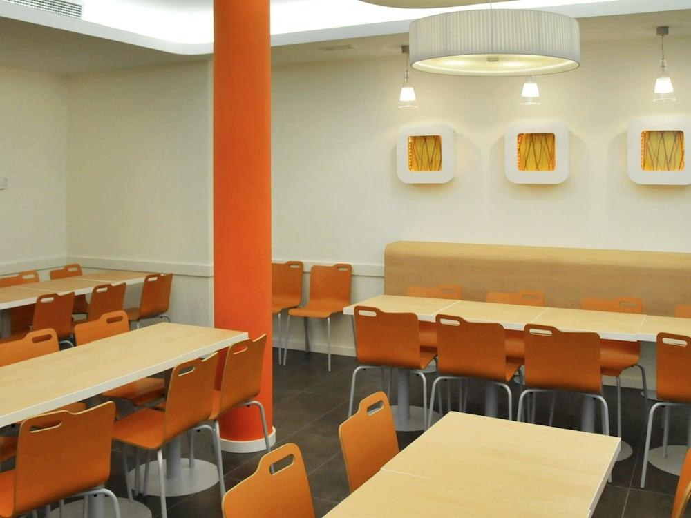 IBIS BUDGET GIRONA COSTA BRAVA photo 3