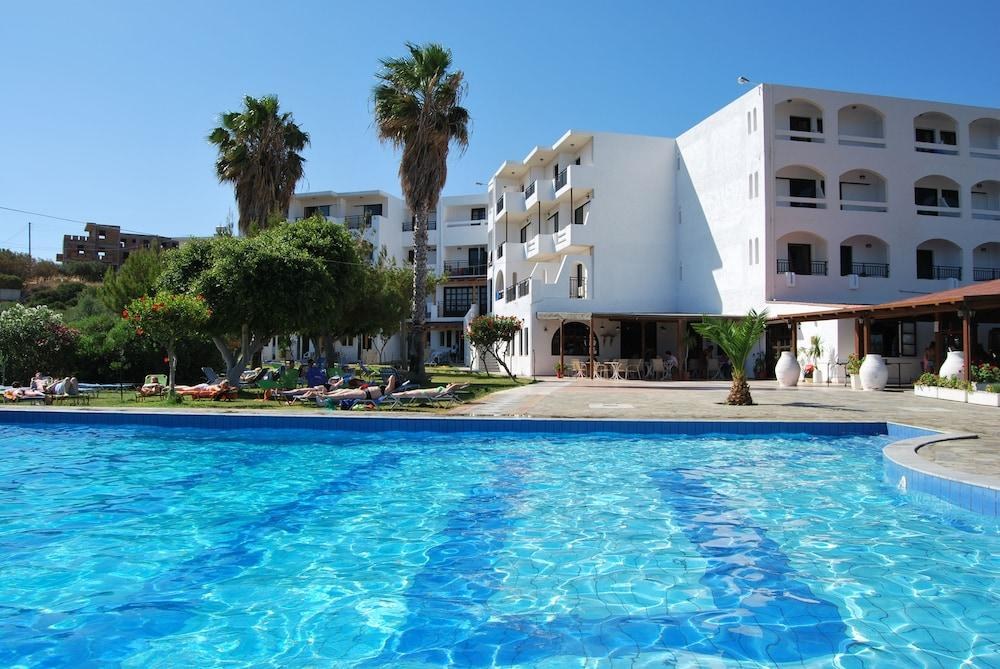 OCEANIS HOTEL photo 2