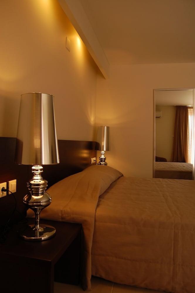 HOTEL GOLDEN BEACH photo 2