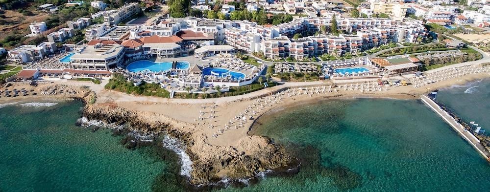 ALEXANDER BEACH HOTEL photo 2