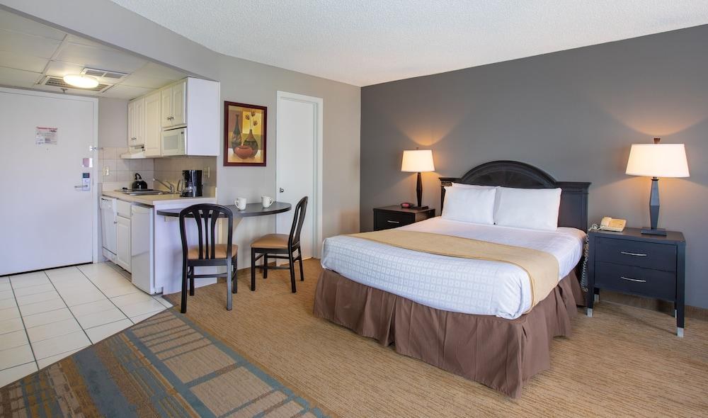 THE ENCLAVE HOTEL & SUITES photo 3