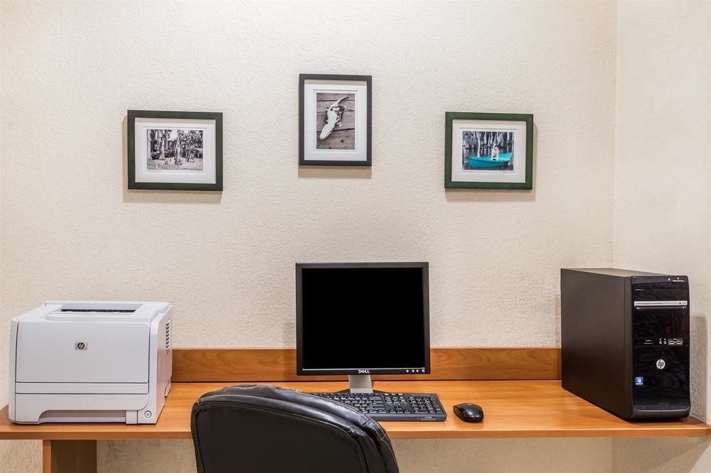 MICROTEL INN & SUITES BY WYNDHAM HOUMA photo 1