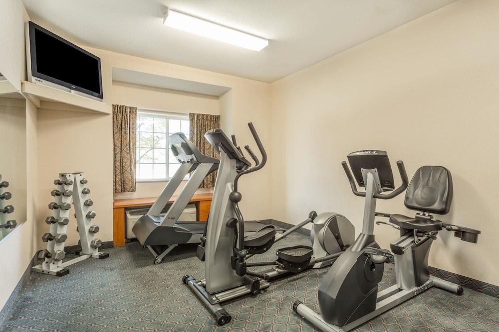 MICROTEL INN & SUITES BY WYNDHAM HOUMA photo 4