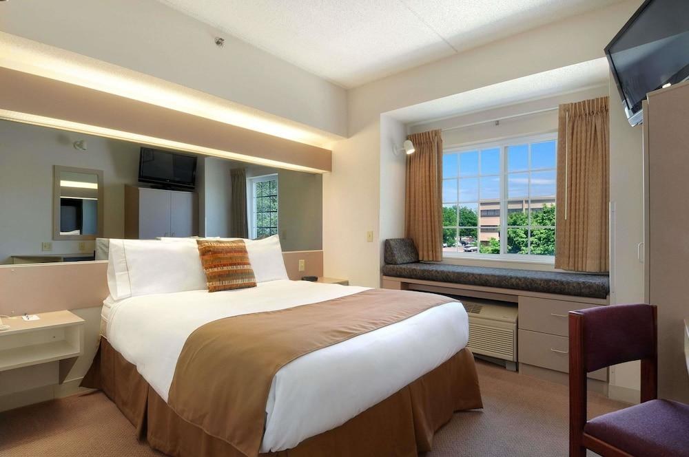 MICROTEL INN & SUITES BY WYNDHAM BLOOMINGTON/MINNE photo 4
