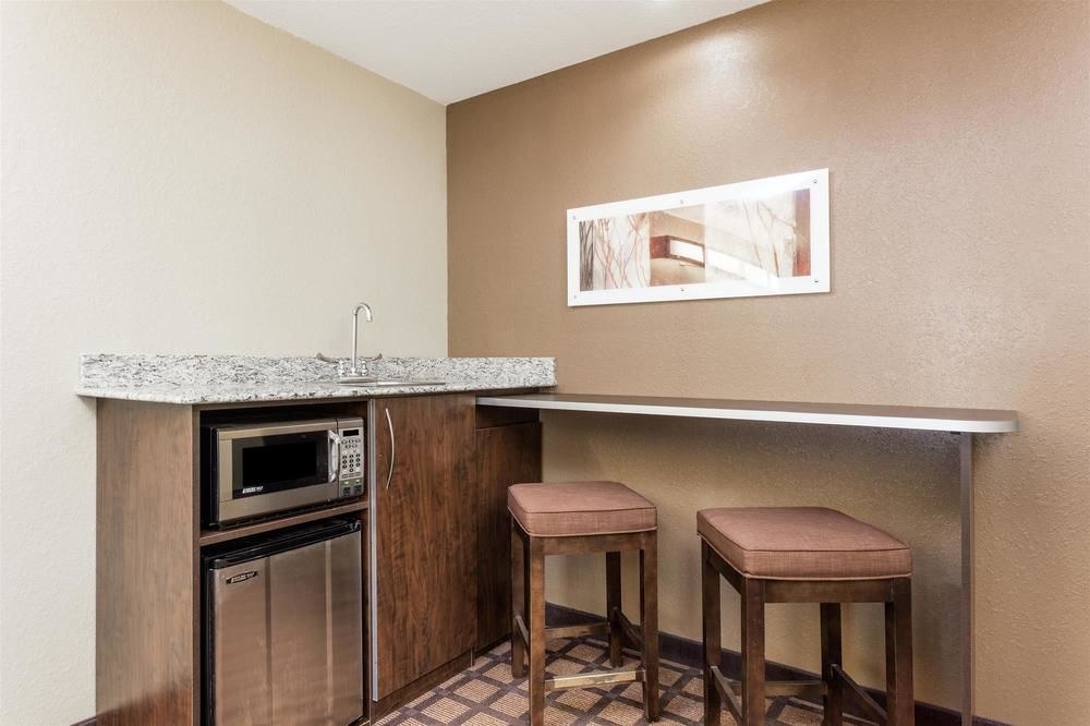 MICROTEL INN & SUITES BY WYNDHAM MACON