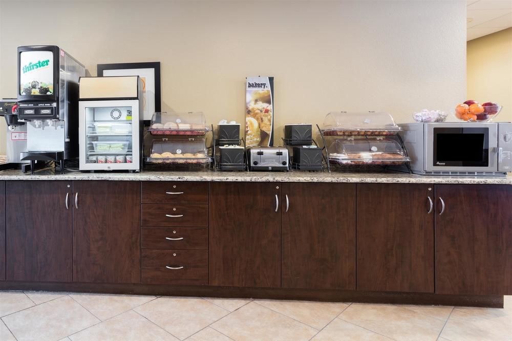 MICROTEL INN & SUITES BY WYNDHAM MACON photo 1
