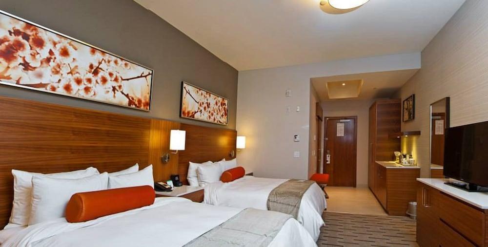 RADISSON HOTEL & CONFERENCE CENTRE CALGARY AIRPORT photo 4