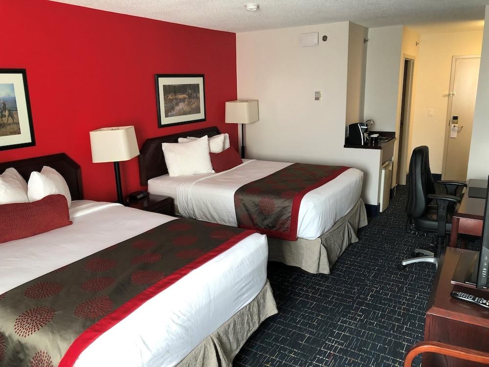 RIVIERA PLAZA CALGARY AIRPORT HOTEL AND CONFERENCE CENTRE photo 2