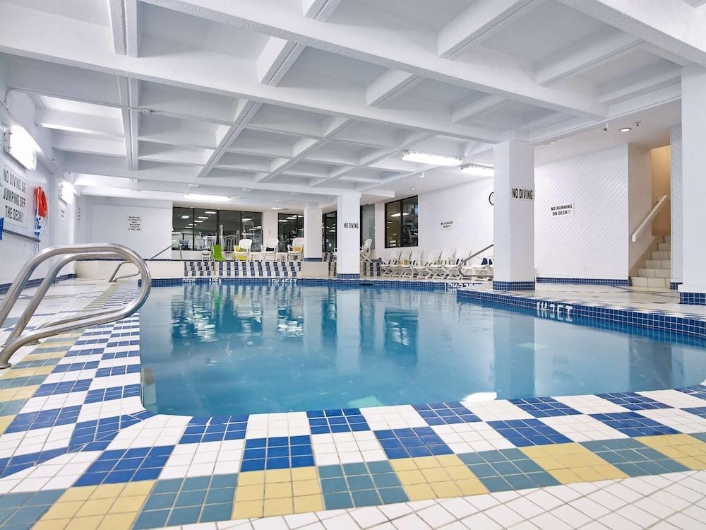 WYNDHAM EDMONTON HOTEL AND CONFERENCE CENTRE photo 4