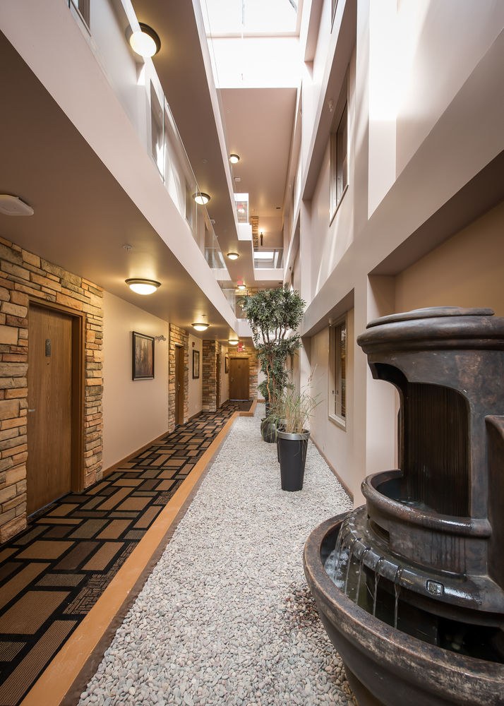 PODOLLAN INN FORT MCMURRAY