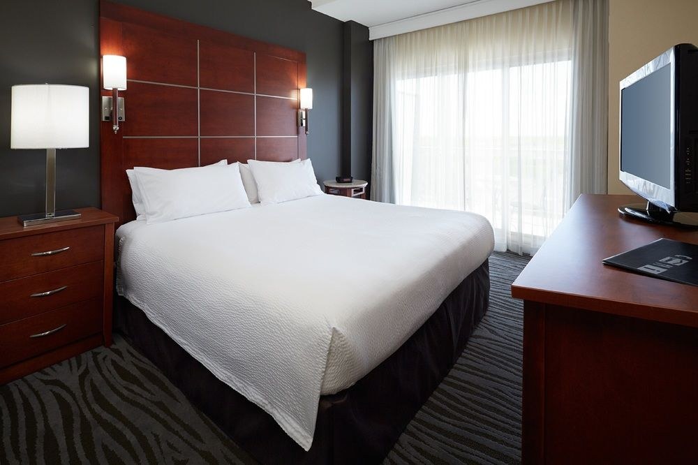 RESIDENCE INN BY MARRIOTT MONTREAL AIRPORT photo 2