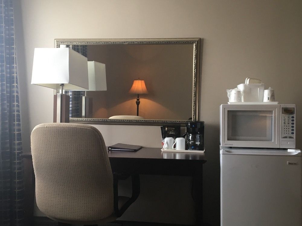 RAMADA BY WYNDHAM LONDON photo 1