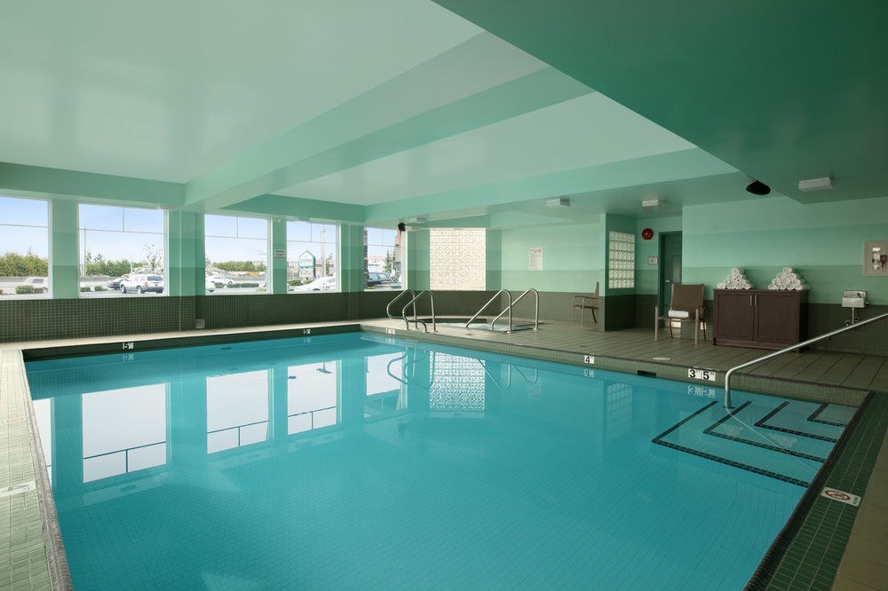 RAMADA BY WYNDHAM SURREY/LANGLEY photo 1