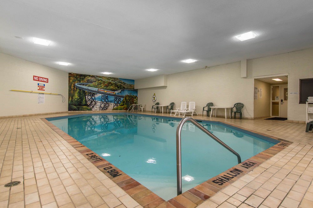 QUALITY INN & SUITES BAY FRONT