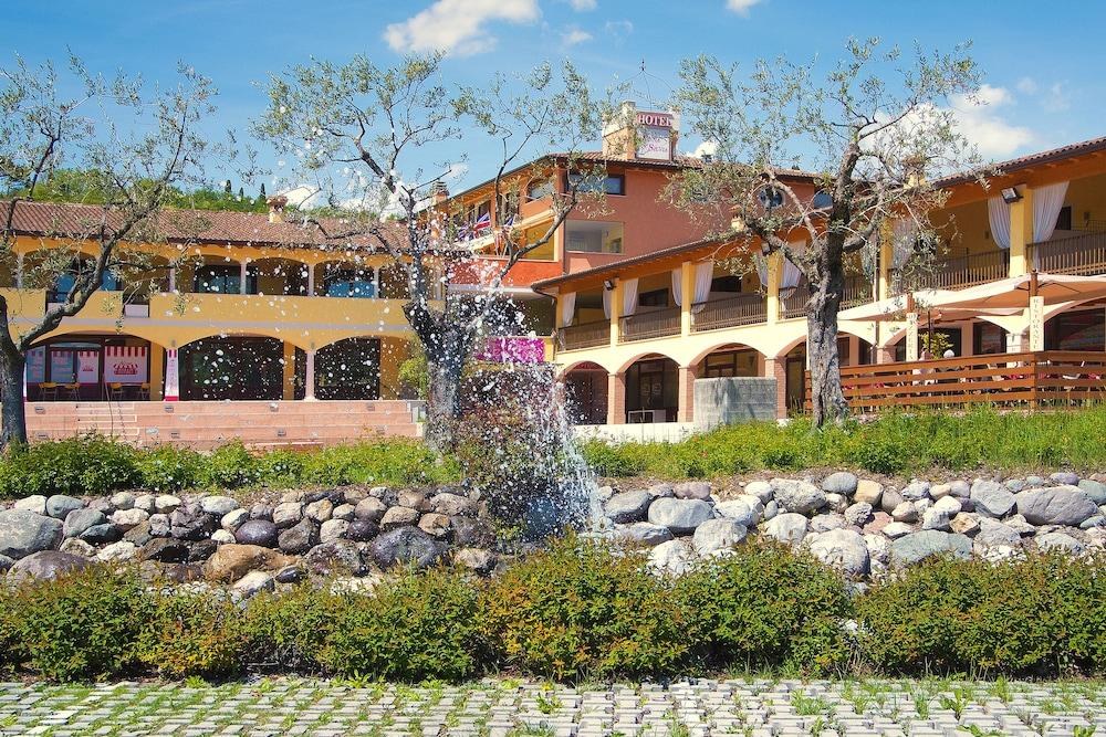 DONNA SILVIA HOTEL & WELLNESS CENTRE photo 2